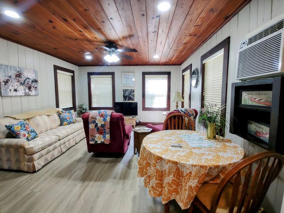 #09 - Large Lakeview One Bedroom- Pet Friendly Hot Springs Exteriör bild
